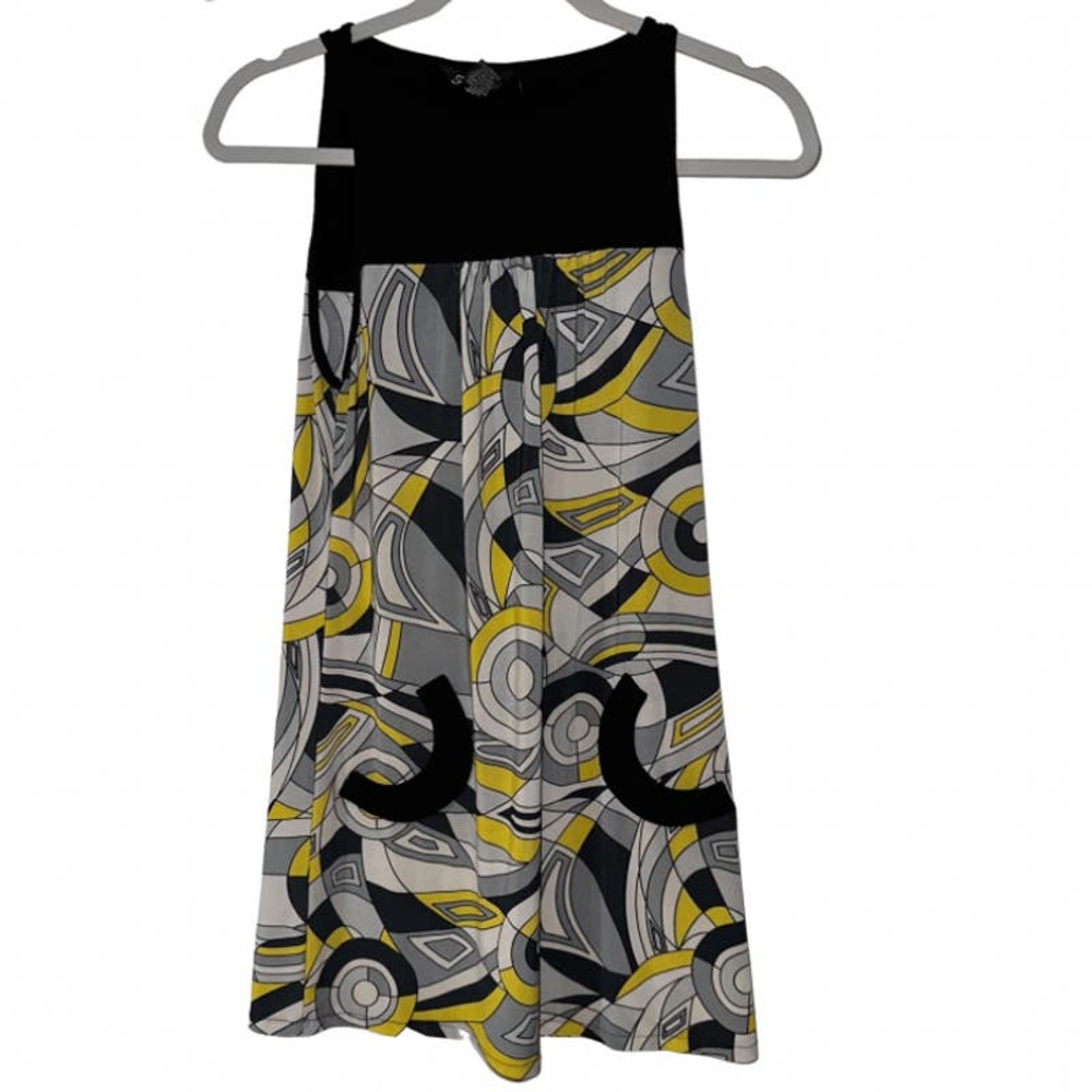 TRES CHIC BLACK YELLOW GRAY WHITE GEOMETRIC LONG TOP SMALL